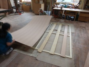 仕上げ材の圧着