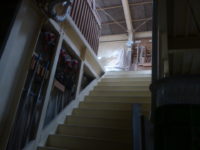 毎朝この階段を上って、職人さんたちにあいさつしました