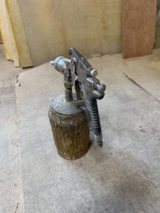 速乾ボンドを吹き付ける時に使うスプレーガン